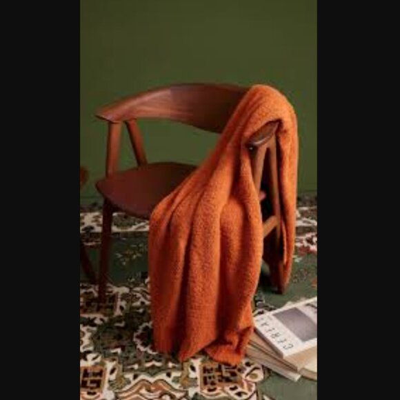 NEW Sunday Citizen Snug Lap Throw Shade Masala Orange - Picture 2 of 7